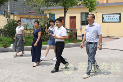 漳湾:秋风送爽迎佳节,领导慰问暖人心_漳湾镇