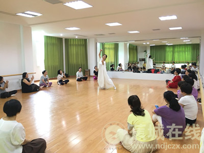蕉城举办“健康人生 舞出美丽”暑期公益舞蹈培训班