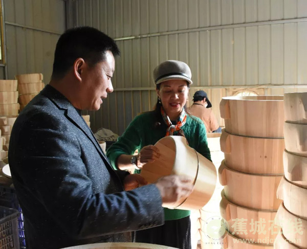 周自强：用心履职 为民解忧