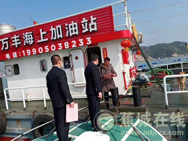 区陆天与渔业局：修筑疫情防控海上“牢靠线”
