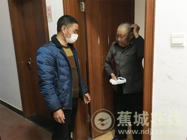 赠送老人口罩_老人戴口罩图片(3)