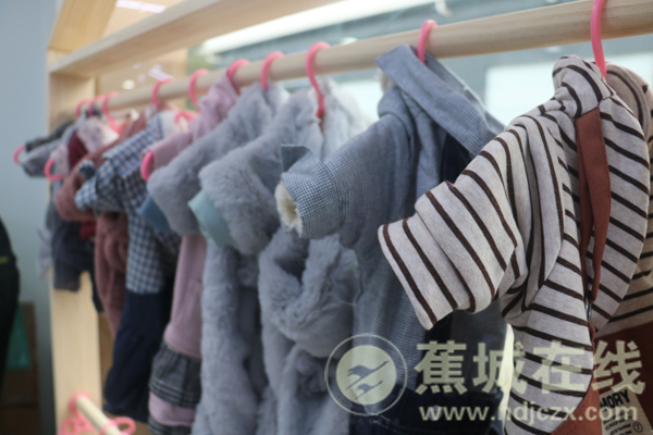 時尚服裝海報排版教程（時尚衣服海報）