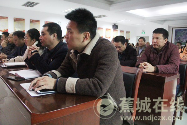 時尚服裝國風繪畫圖（時尚服裝款式圖）