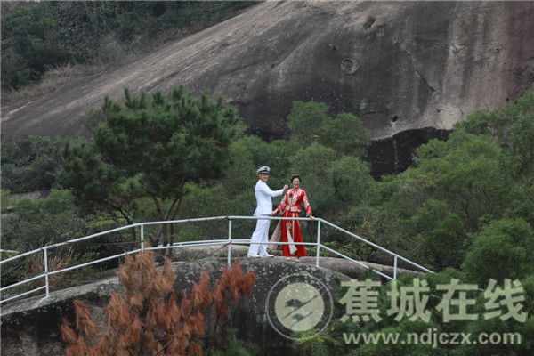 米易時尚服裝產品展（米易新時尚裝飾服務有限公司）