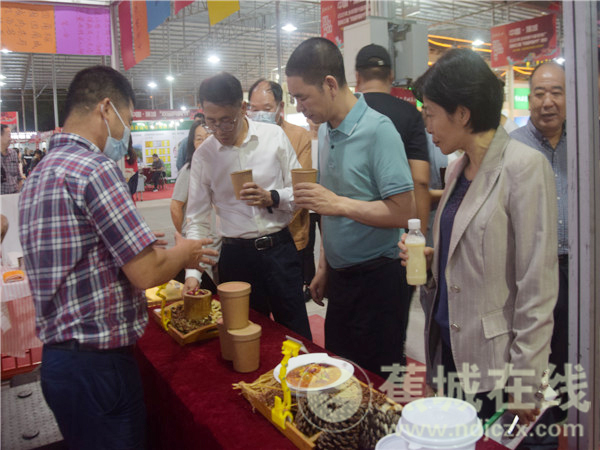 聾啞人服裝時尚（聾啞人設計）