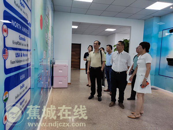 大s婚变曝光时婆婆仍在直播 疑对大S汪小菲离婚不知情
