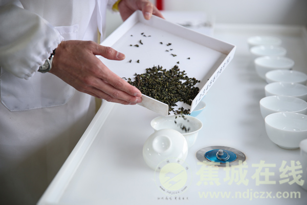 张柏芝千万豪宅内景简约却显杂乱 被曝坐拥多套房