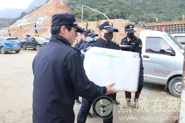 洋中派出所深入辖区开展电信网络诈骗宣传活动