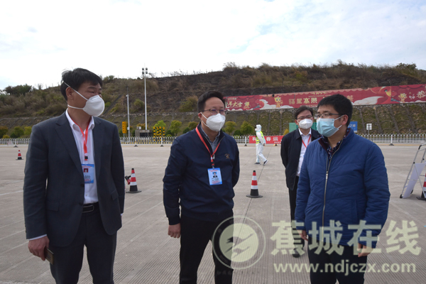 伊能静儿子和表姐热舞 卸下女装显帅气却频频笑场