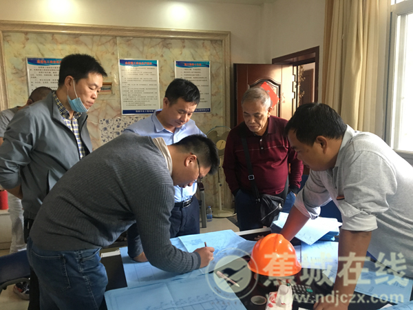 時尚炫酷服裝海報（時尚服裝圖片素材）