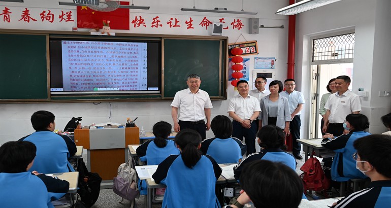 殷切关怀寄厚望 勠力同心战高考