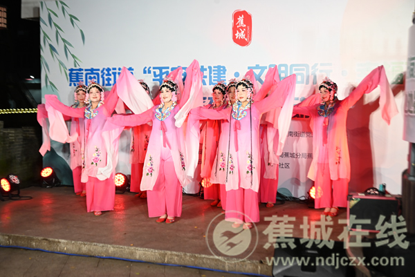 主题文艺晚会点亮战桥头