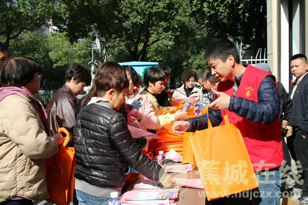 “党建红”赋能“平安色”近邻服务暖热古溪村