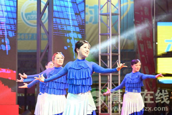 宁德开放大学艺术节点燃夜市