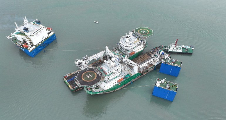 护航首单进口货物船 安全保障全程在线