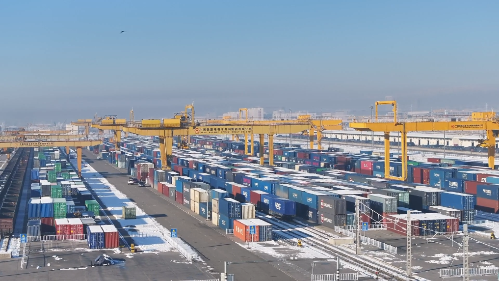 历经十载 霍尔果斯铁路口岸通行中欧班列超1.9万列