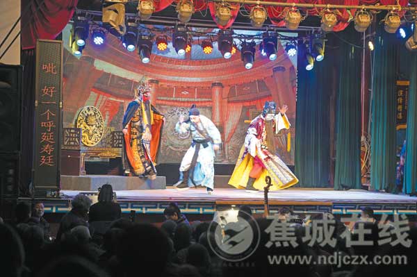 老戏台找回“旧味道” 新一代接续“家乡情”