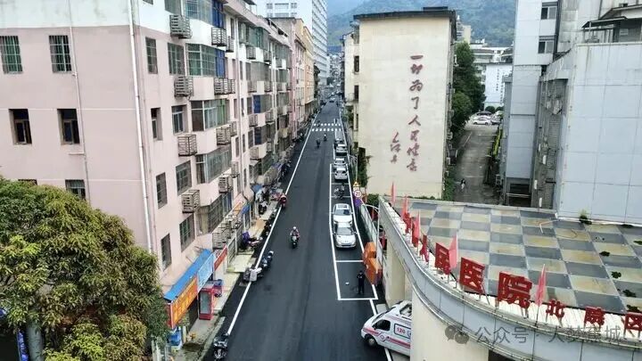 焕新通车！蕉城莲峰路“白改黑”全线完工