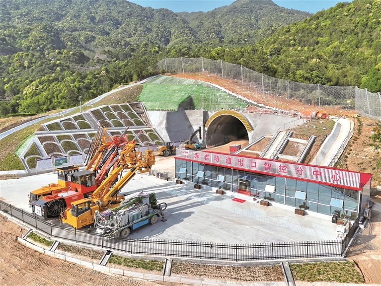 宁德观察丨隧道施工自带“CT”？温福高铁建设跑出“柘荣速度”的秘诀藏不住了！