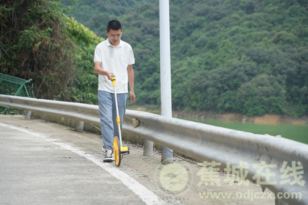 以脚步丈量乡间阡陌 以责任守护出行平安——记金涵畲族乡农村公路专管员雷慈梁