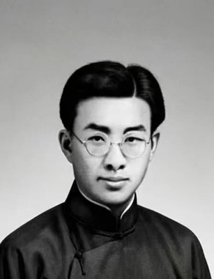 欠他一座丰碑