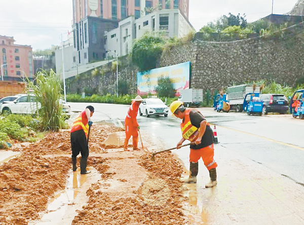 清积水除淤泥 蕉城路畅人安