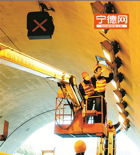 宁德高速分公司对道路进行重点安全隐患排查-